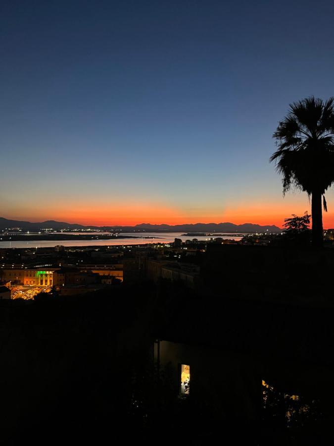 Apartament Antica Dimora La Madonnina, Residenza Storica Con Vista Incantevole A Cagliari Zewnętrze zdjęcie